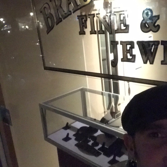 Meet your Posher, Dave - Picture 1 of 1